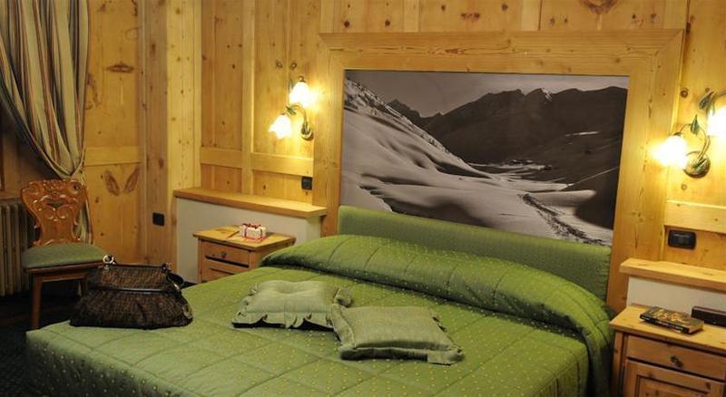 Hotel Alpina Livigno Esterno foto
