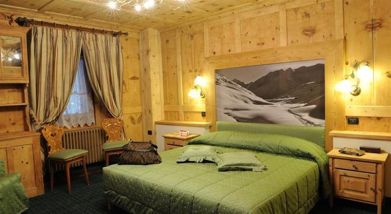 Hotel Alpina Livigno Esterno foto