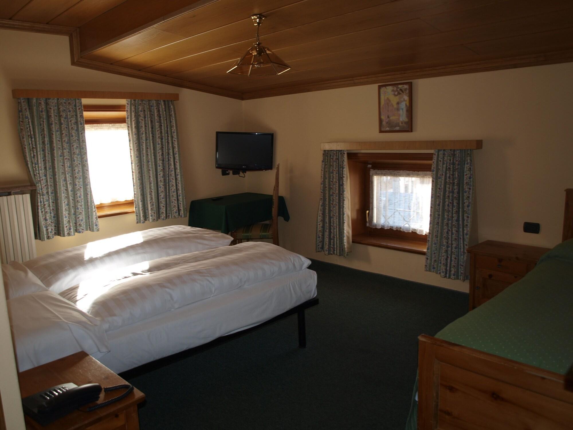 Hotel Alpina Livigno Esterno foto