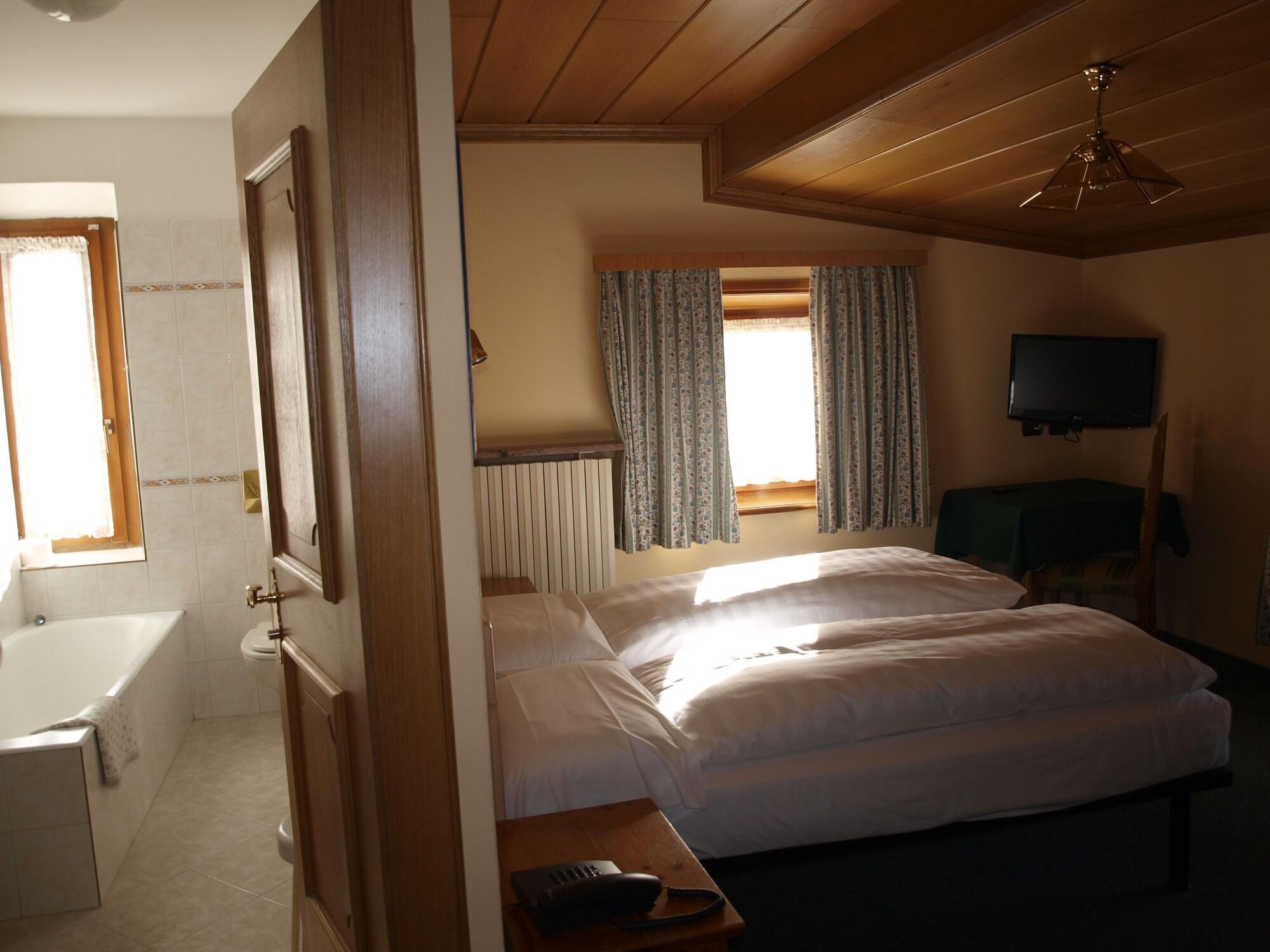 Hotel Alpina Livigno Esterno foto