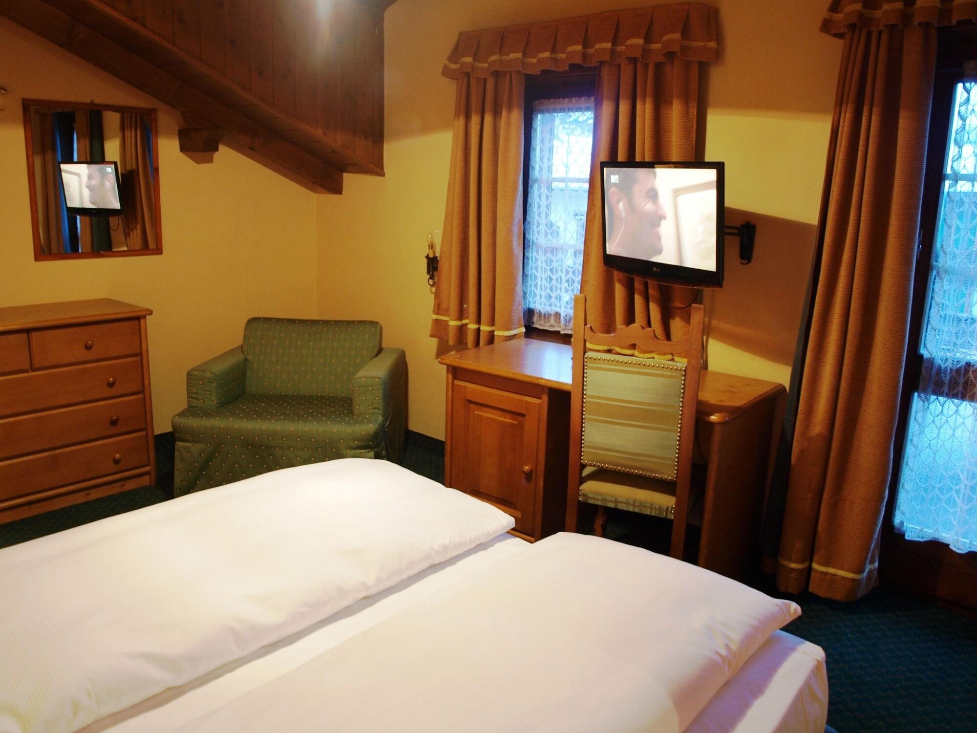 Hotel Alpina Livigno Esterno foto