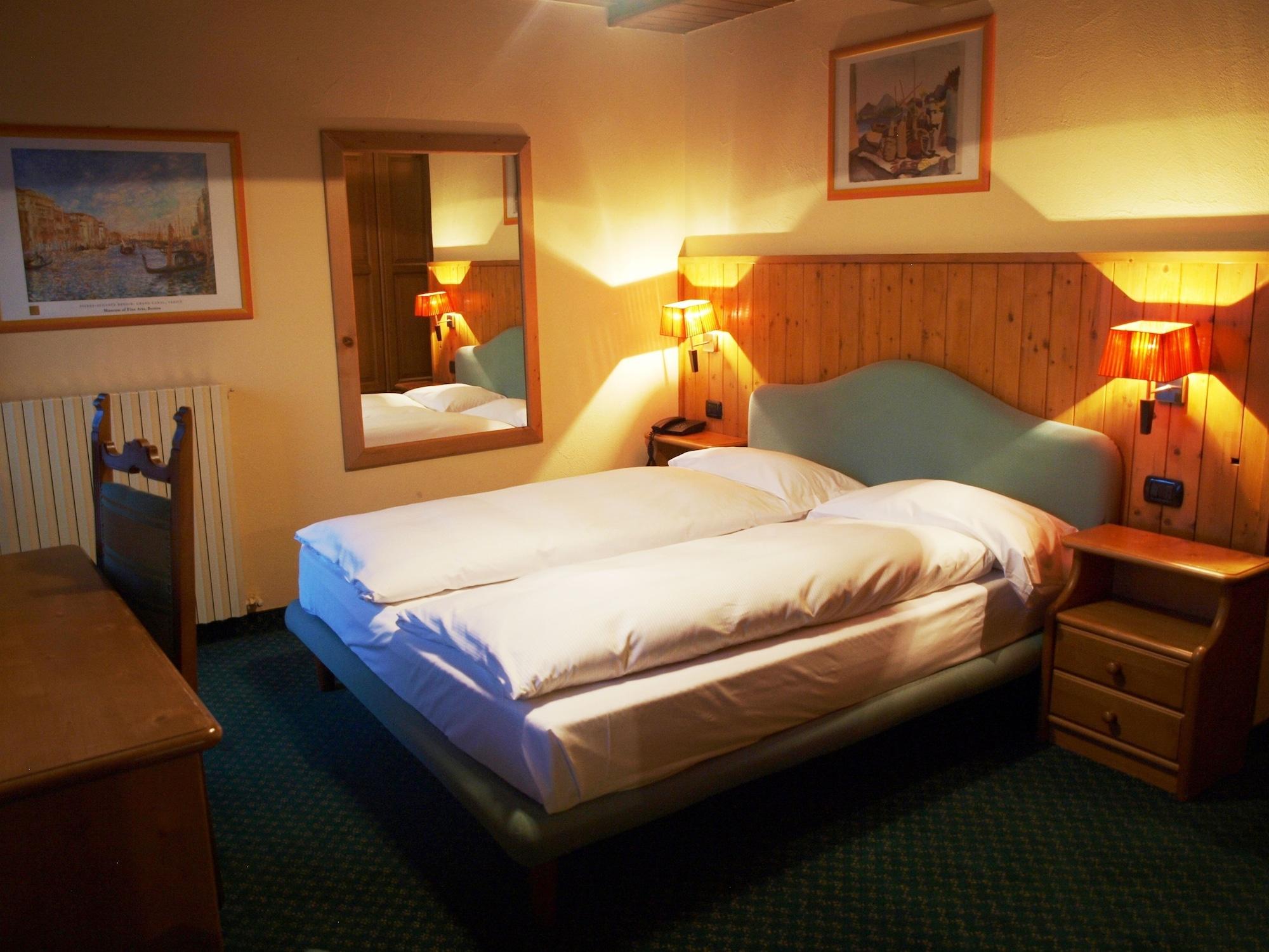 Hotel Alpina Livigno Esterno foto